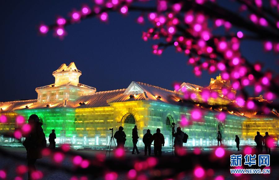 Le festival de glace et de neige de Harbin ouvre ses portes (13)