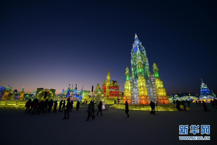 Le festival de glace et de neige de Harbin ouvre ses portes (2)