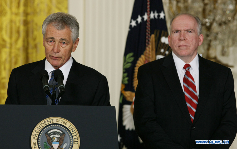 Chuck Hagel et John Brennan (D)