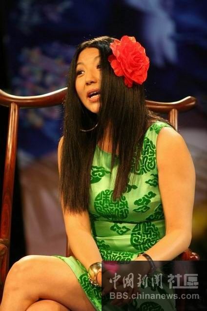 Yang Erche Namu, écrivain et chanteuse chinoise