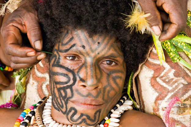 Découverte d'une tribu mystérieuse en Papouasie-Nouvelle-Guinée (5)