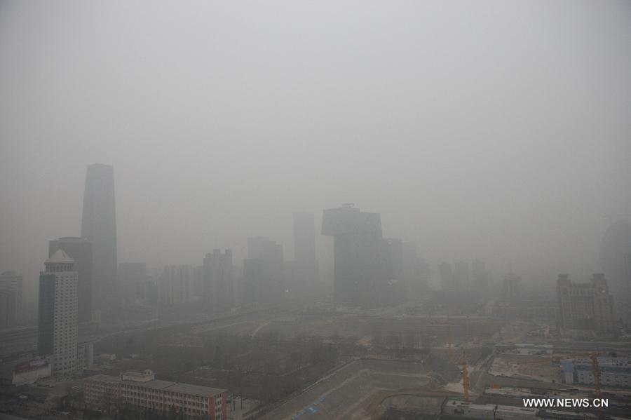 La pollution de l'air à Beijing atteint un niveau dangereux (3)