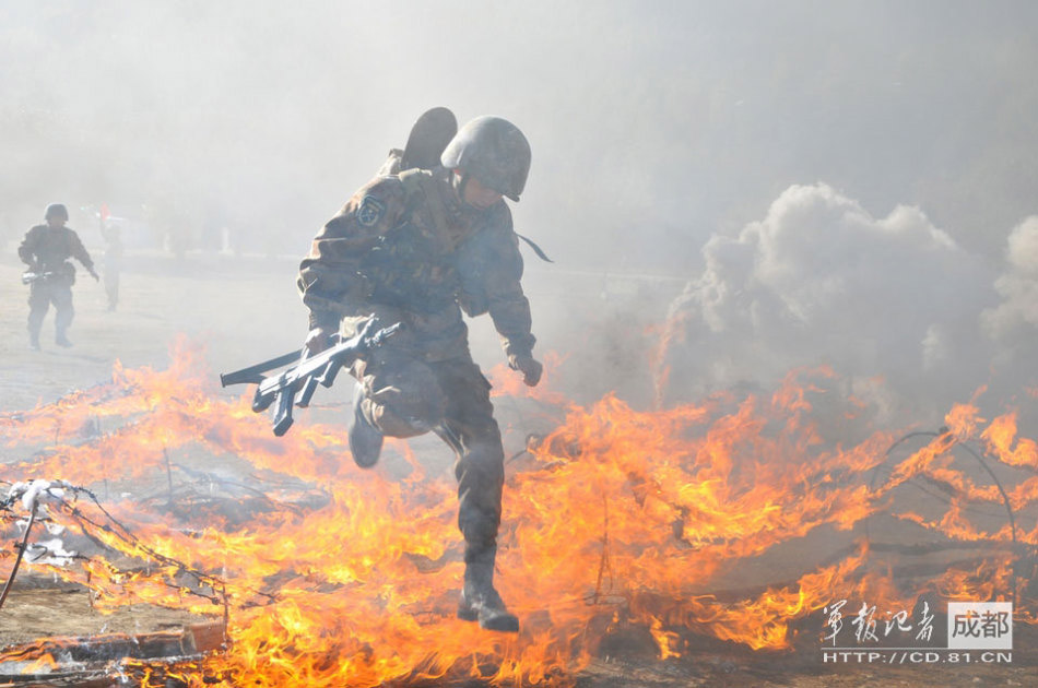 Tibet : exercice de combat en conditions réelles (2)