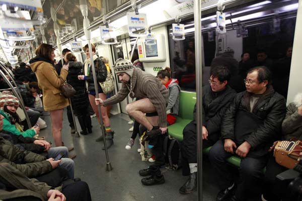 Shanghai : prendre le métro sans pantalon (5)