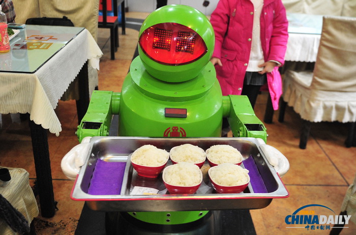 Un restaurant de robots à Harbin attire un grand nombre de clients (5)