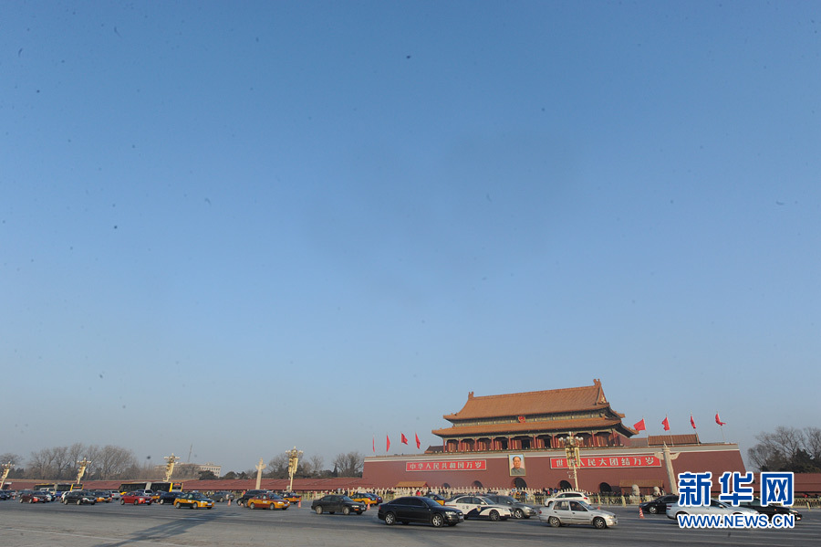 Photo prise le 16 janvier, sous l'influence des chutes de neige et de la baisse des températures, Beijing est sortie de la pollution et le ciel est redevenu bleu.