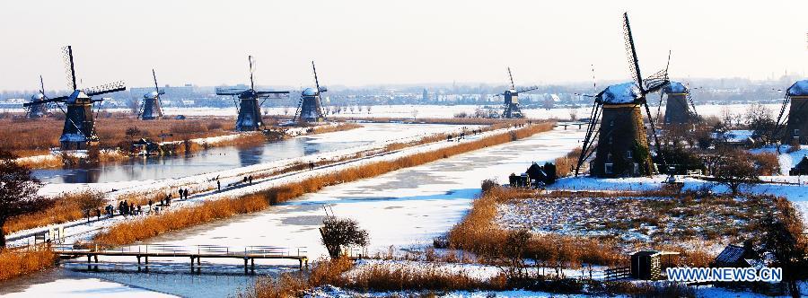 Pays-Bas: paysages de neige à Kinderdijk (2)