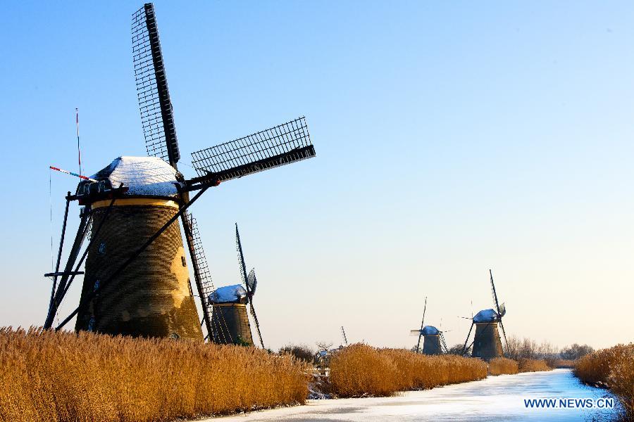 Pays-Bas: paysages de neige à Kinderdijk (4)