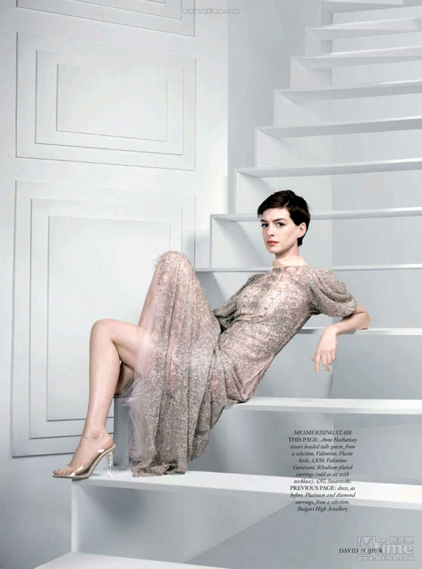 Anne Hathaway pose pour Harper's Bazaar UK  (3)