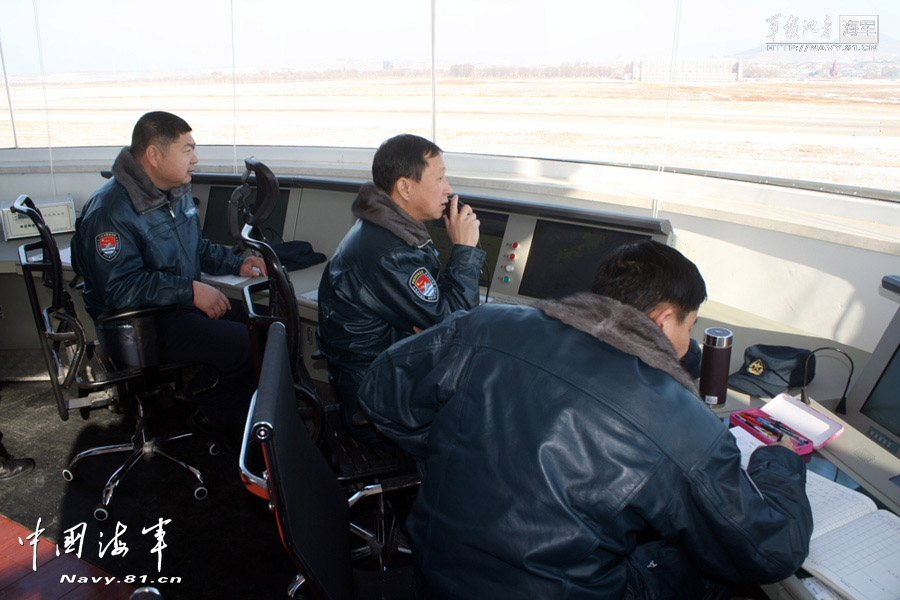Récemment, plusieurs avions de la force aérienne sous le commandement de la Flotte de la mer de Chine du Nord de la Marine chinoise ont achevé leur premier exercice de vol de l'année 2013. Selon une source officielle, les 168 pilotes ont accompli cette formation, comprenant onze exercices de base, notamment les manœuvres et la coordination des tactiques...