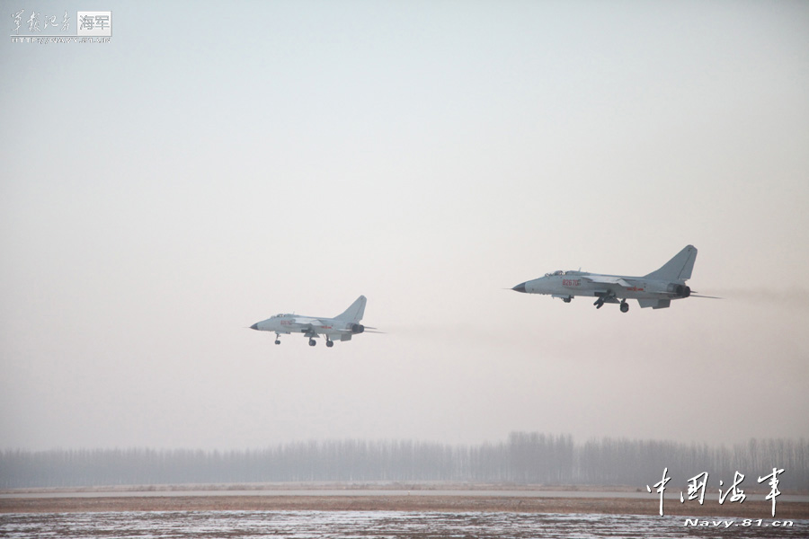 Récemment, plusieurs avions de la force aérienne sous le commandement de la Flotte de la mer de Chine du Nord de la Marine chinoise ont achevé leur premier exercice de vol de l'année 2013. Selon une source officielle, les 168 pilotes ont accompli cette formation, comprenant onze exercices de base, notamment les manœuvres et la coordination des tactiques...