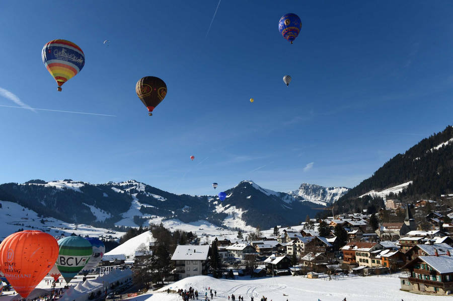 Le Festival international de Ballons démarre en Suisse  (9)