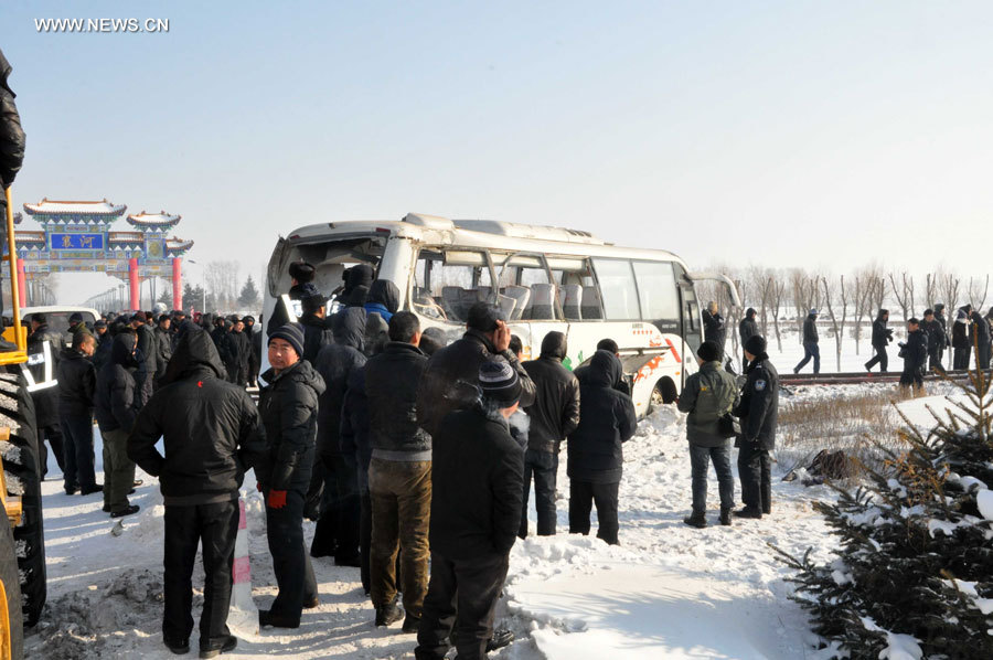 Dix morts dans une collision train-autocar dans le nord-est de la Chine