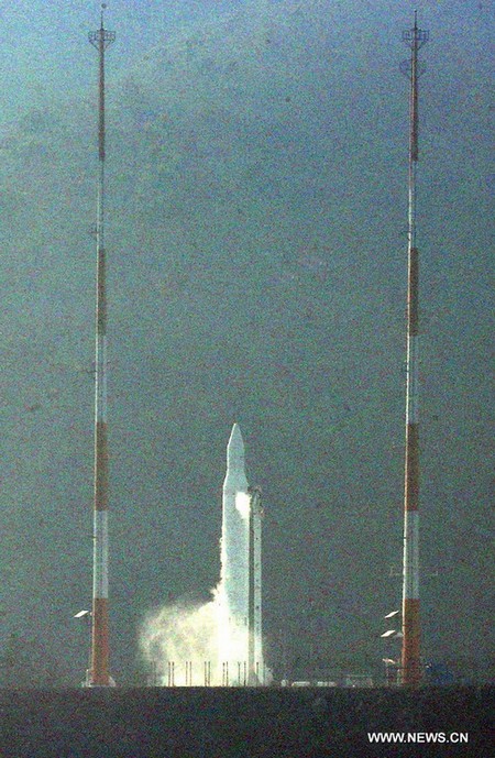 La Corée du Sud lance avec succès la fusée spatiale Naro (2)