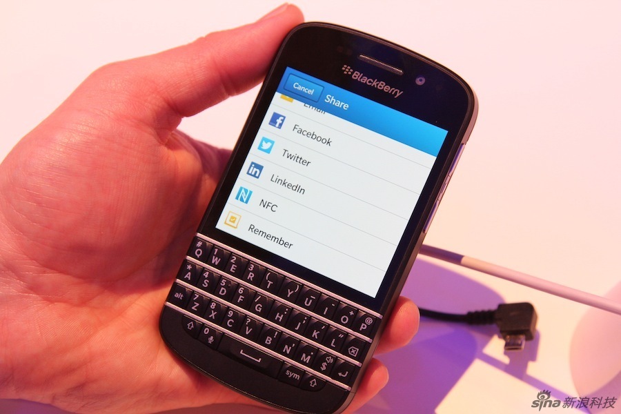 BlackBerry dévoile ses deux nouveaux smartphones le Z10 et le Q10 (44)
