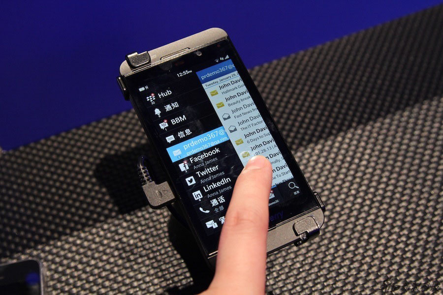 BlackBerry dévoile ses deux nouveaux smartphones le Z10 et le Q10 (26)
