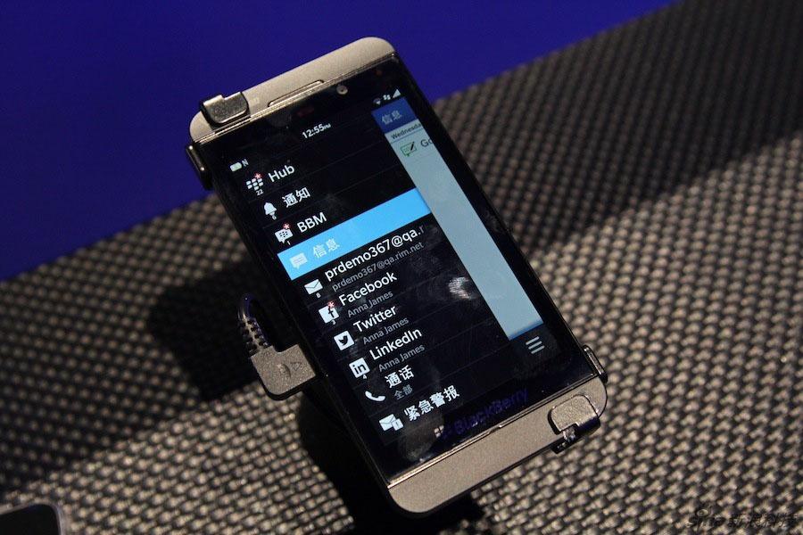 BlackBerry dévoile ses deux nouveaux smartphones le Z10 et le Q10 (25)