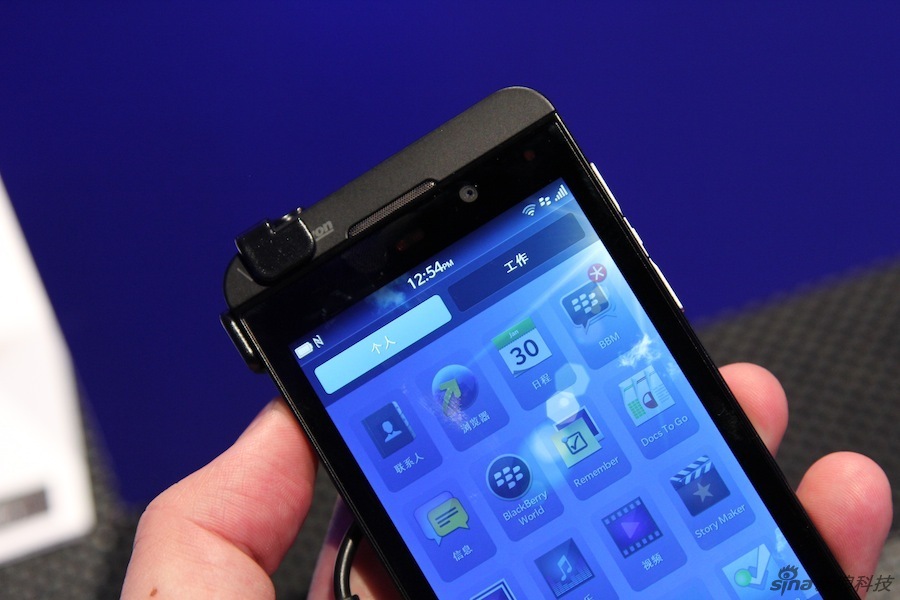 BlackBerry dévoile ses deux nouveaux smartphones le Z10 et le Q10 (23)