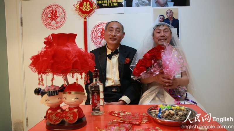 Deux hommes âgés se marient à Beijing  (3)