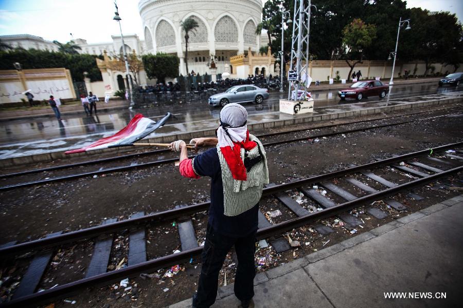 Egypte: affrontements entre manifestants et forces de sécurité prèsdu palais présidentiel au Caire  (3)