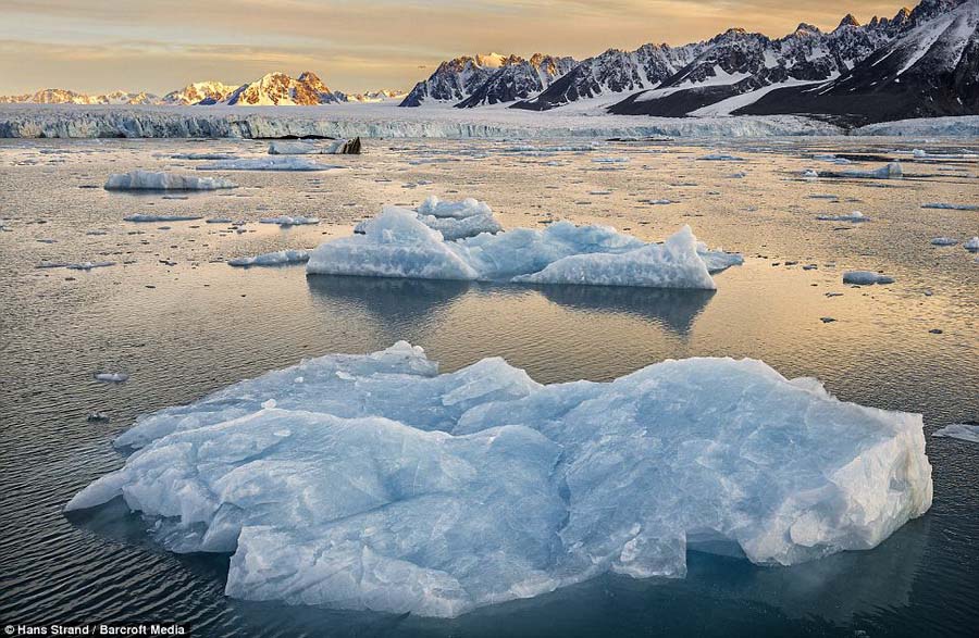 Les paysages de glace de l'océan Arctique sous l'objectif de Hans Strand (4)