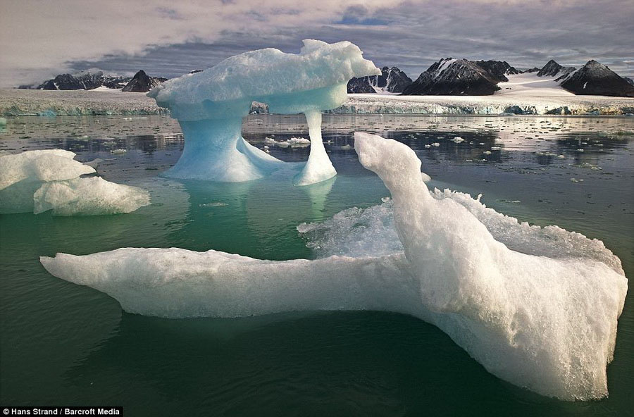 Les paysages de glace de l'océan Arctique sous l'objectif de Hans Strand
