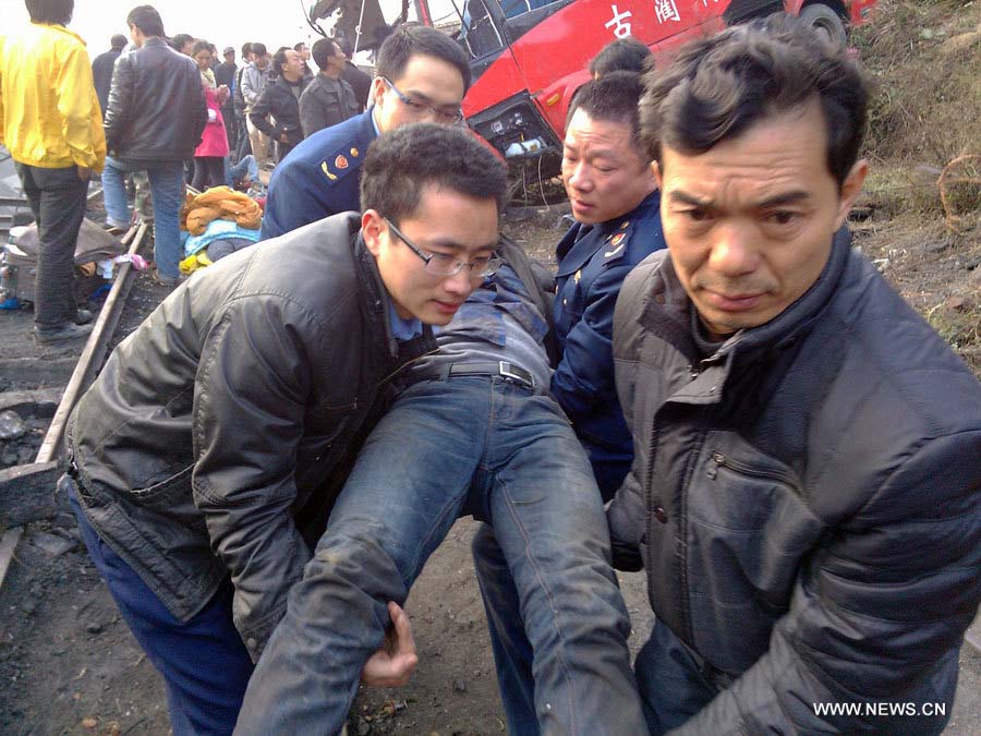 Le bilan d'un accident de la route au Sichuan s'alourdit à onze morts