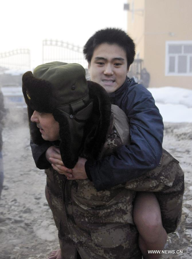 La fuite d'un réservoir fait un mort au Xinjiang  (3)