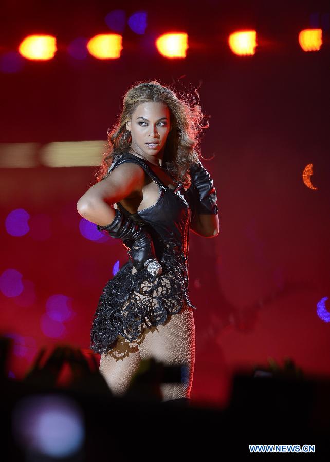 Beyoncé enflamme la mi-temps du Super Bowl 2013  (3)