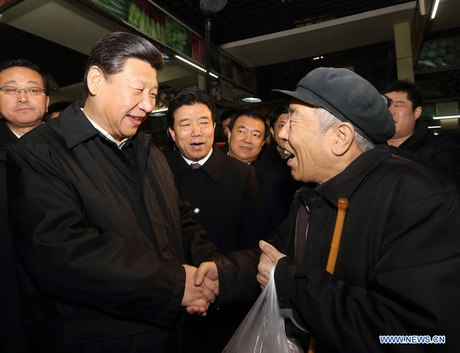 Xi Jinping se rend chez des villageois démunis et des ouvriers migrants au Gansu (4)