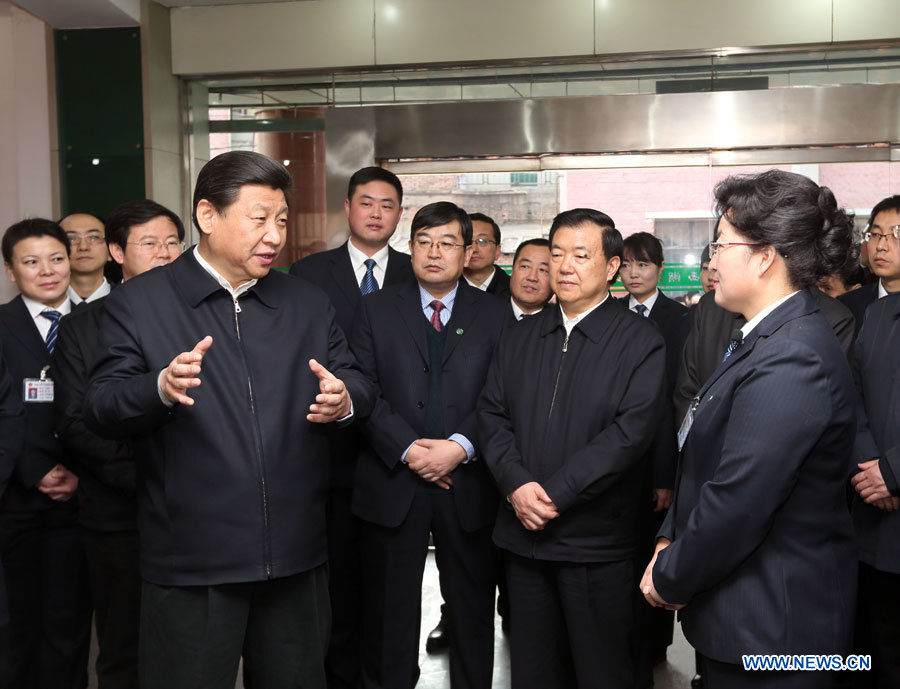 Xi Jinping se rend chez des villageois démunis et des ouvriers migrants au Gansu (3)