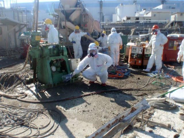 La presse japonaise publie des photos de la centrale de Fukushima après l'accident (11)