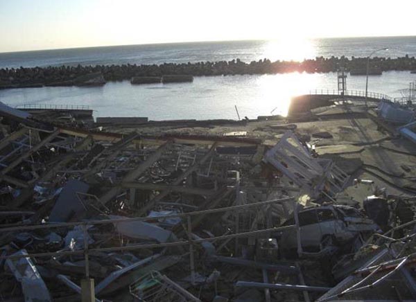 La presse japonaise publie des photos de la centrale de Fukushima après l'accident (5)