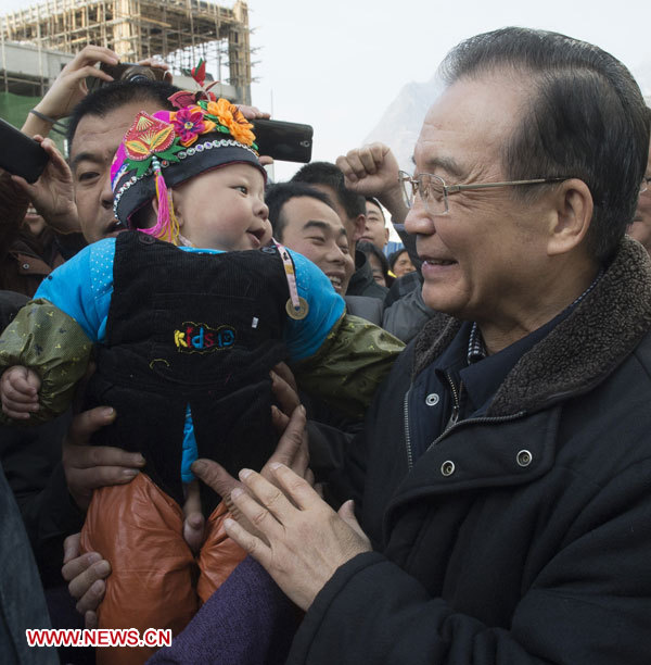 Wen Jiabao passe le réveillon du Nouvel An chinois avec des survivants de catastrophes (3)