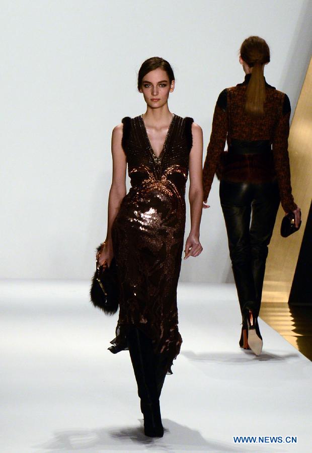 Semaine de la mode de New York : défilé de J.MENDEL automne 2013