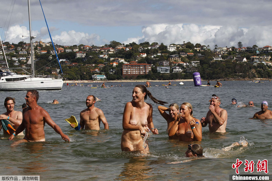 Sydney : Plus de 400 personnes nagent nues pour sauver des animaux sauvages