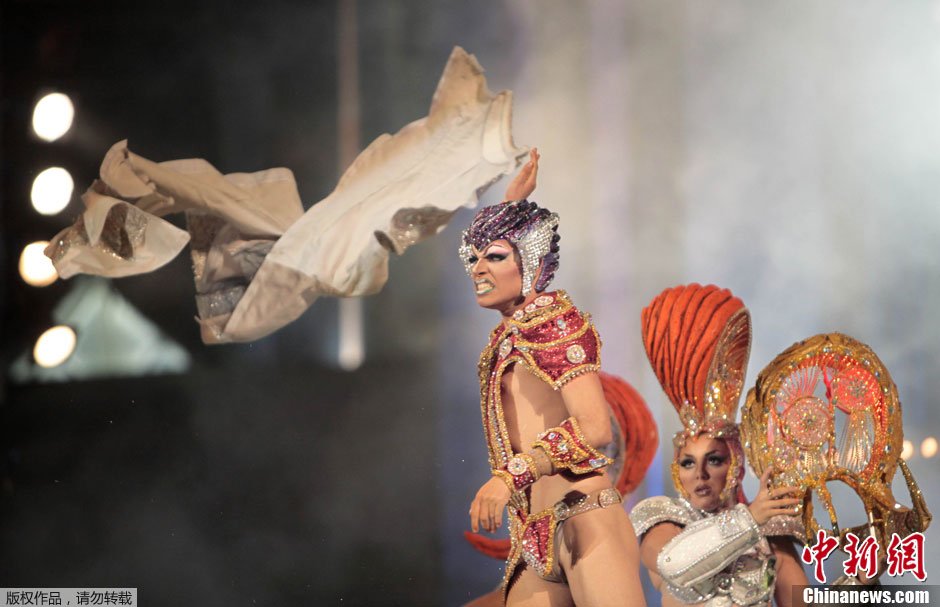 Le show des drag queens enflamme le Carnaval de Gran Canaria (3)