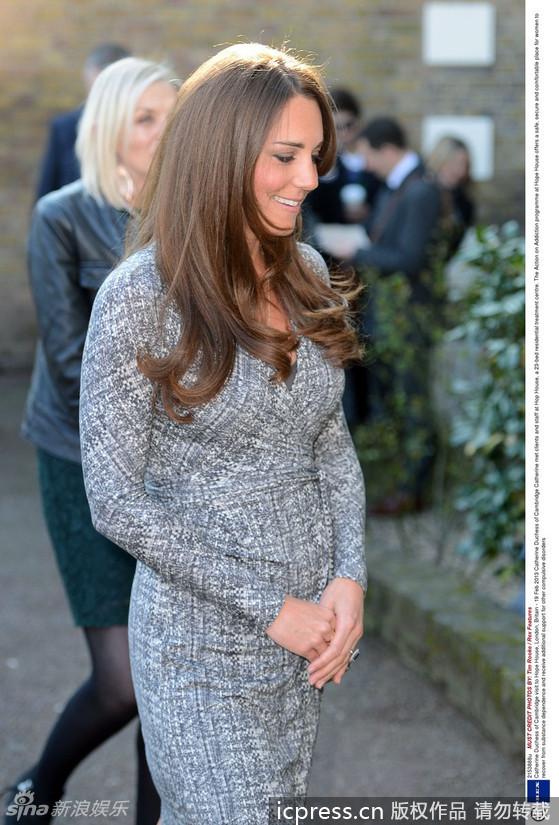Kate Middleton exhibe un petit ventre arrondi (8)