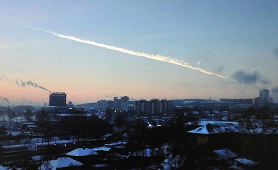 La météorite de Chelyabinsk aurait pu être percutée par un OVNI (13)
