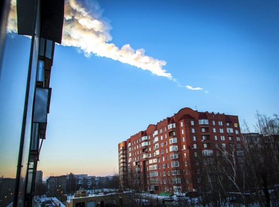 La météorite de Chelyabinsk aurait pu être percutée par un OVNI (12)