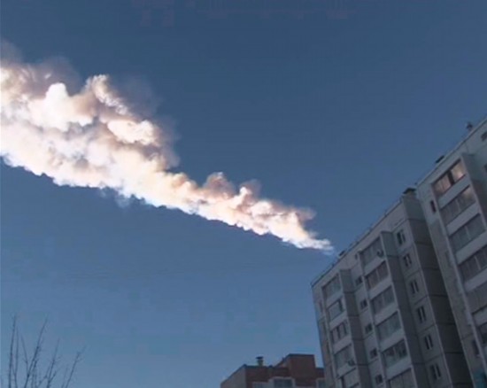 La météorite de Chelyabinsk aurait pu être percutée par un OVNI (8)