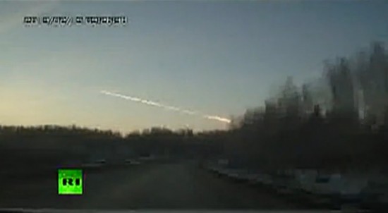 La météorite de Chelyabinsk aurait pu être percutée par un OVNI (5)