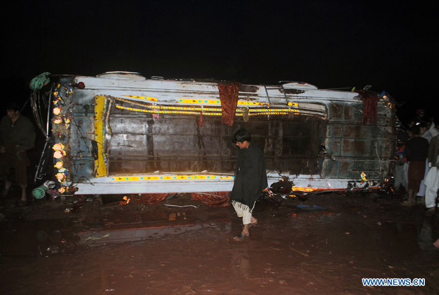 Accident de la route dans le nord-ouest du Pakistan: 19 morts  (2)