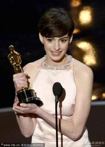 Meilleure actrice dans un second rôle : Anne Hathaway pour le rôle de Fantine dans Les Misérables