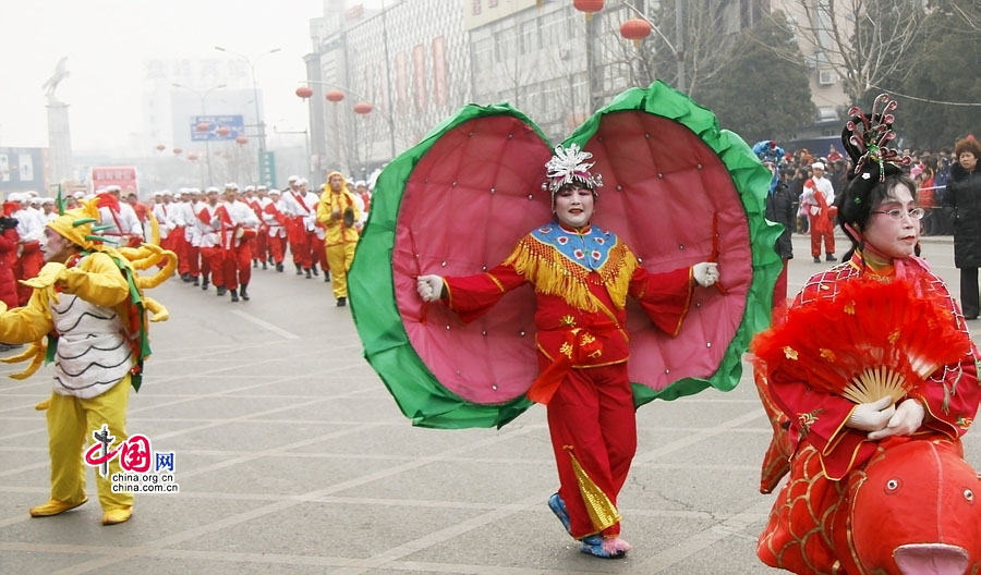 Beijing : magnifique défilé déguisé pour clôturer le Nouvel An chinois (18)