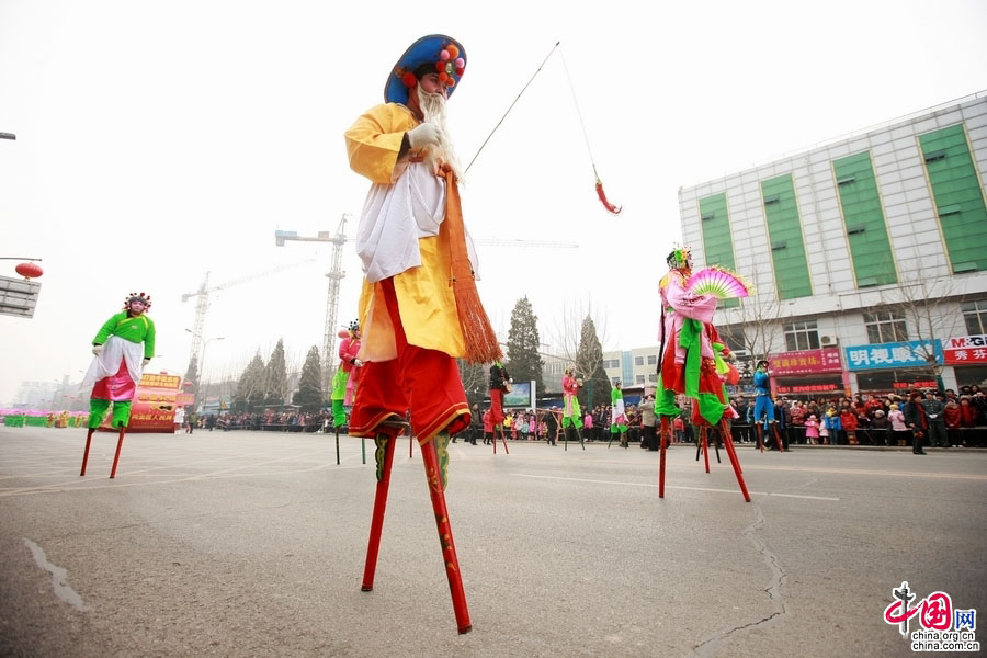 Beijing : magnifique défilé déguisé pour clôturer le Nouvel An chinois (13)