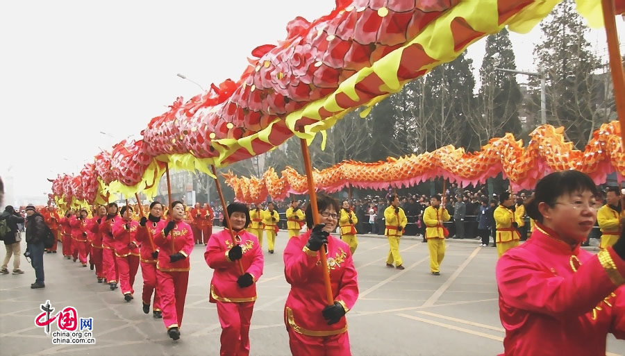 Beijing : magnifique défilé déguisé pour clôturer le Nouvel An chinois (11)