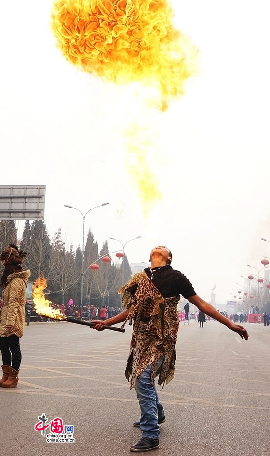 Beijing : magnifique défilé déguisé pour clôturer le Nouvel An chinois (4)