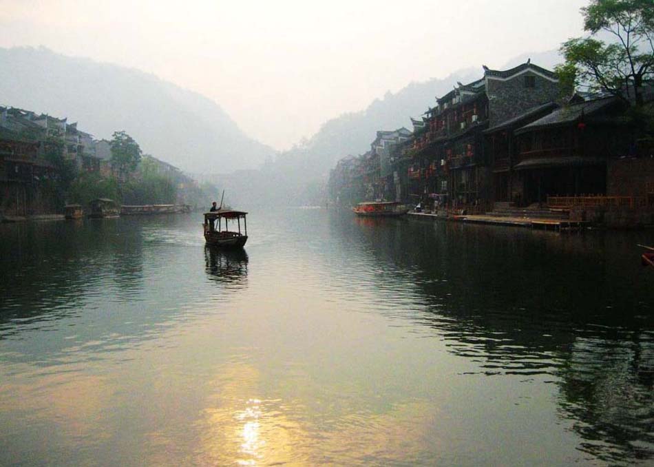 La vieille ville de Fenghuang, paradis tranquille de l'ethnie Miao (10)