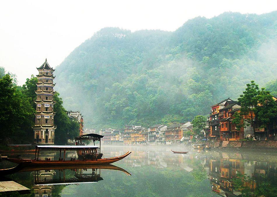 La vieille ville de Fenghuang, paradis tranquille de l'ethnie Miao (7)